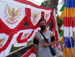 Aep Sutisna, Pedagang Pernak-pernik Kemerdekaan Asal Garut Berjuang Ditengah Pandemi