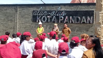 Study Tour Siswa SD di Alun-alun Kota Pandan, Buktikan Sejarah Pembangunan Kabupaten Tapanuli Tengah Dimasa Kepemimpinan Bakhtiar Ahmad Sibarani