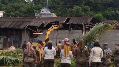 Jumat Bersih Bersama TNI/Polri di Tangkahan Budi Jaya, Wali Kota Sibolga Himbau Pengusaha Segera Kosongkan Lahan