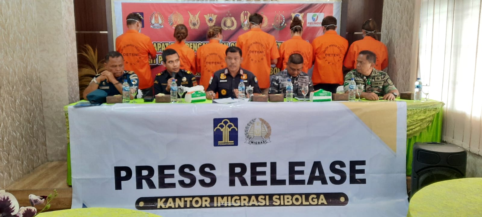 Imigrasi Sibolga dan TIMPORA Amankan 7 WNA | Tak Sanggup Bayar Denda, Akan Segera Dideportasi