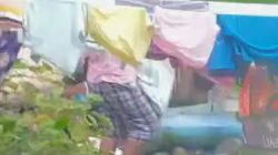 Viral Video Seorang Anak di Tapteng Dimasukkan kedalam Karung oleh Tantenya