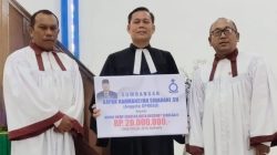 HKBP Sibolga Kota Terima Bantuan Pembangunan Rp20 Juta dari Rahmansyah Sibarani