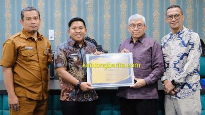 Wali Kota Sibolga Terima Penghargaan Keterbukaan Informasi Badan Publik 